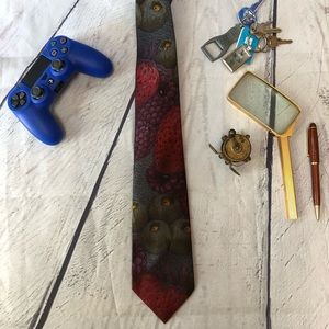 LAST CHANCE Wembley Tie Olives & Strawberries Rare